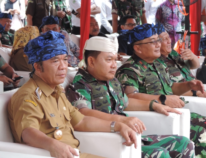 Buka Gebyar Expo UMKM dan Pameran Alutsista Diinisiasi Korem 064/MY, Begini Harapan KSAD Dudung