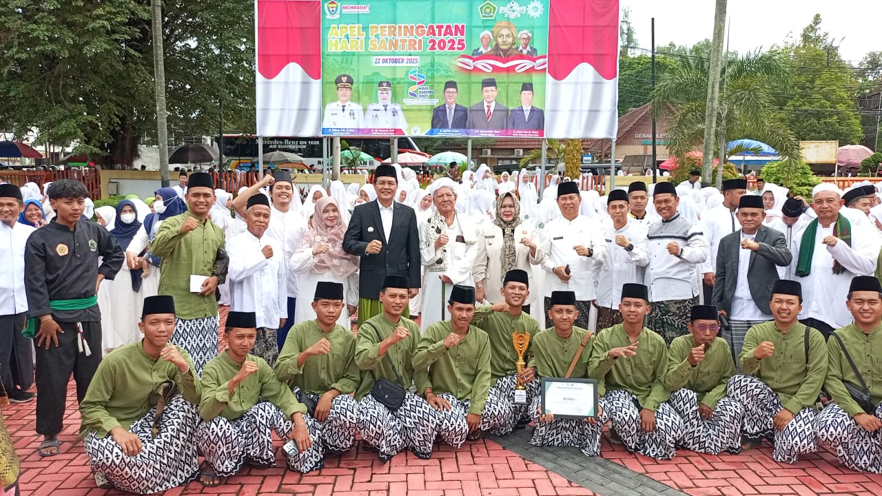 Bupati Edison Ajak Santri Jadi Penggerak Kemajuan Perubahan Zaman