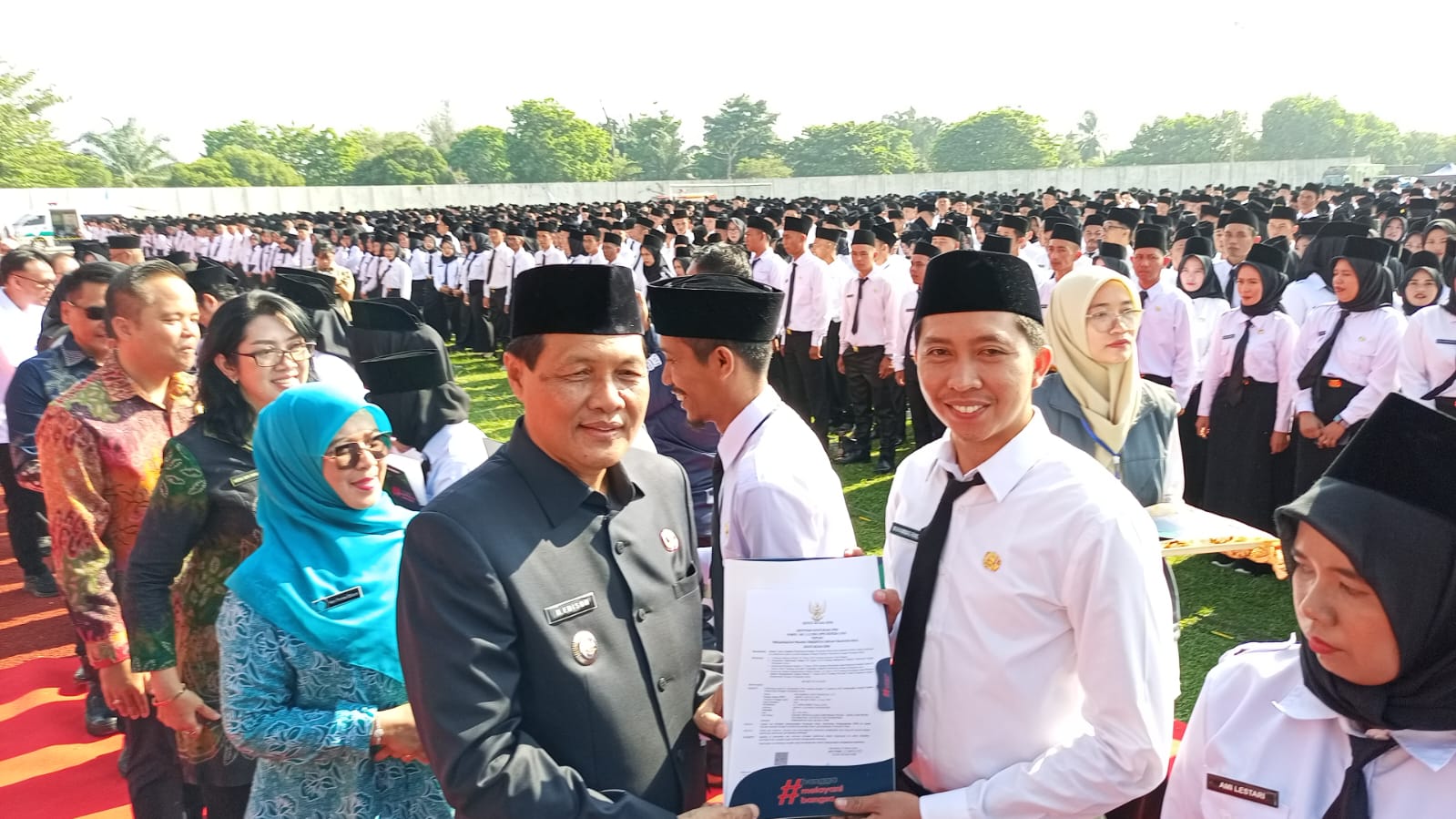 Lantik dan Resmikan 4.991 PPPK Pemkab Muara Enim, Ini Pesan Bupati Edison untuk ASN Baru