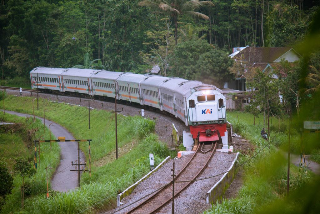 Kabar Gembira: Mulai Besok 21 Juni 2023, PT KAI Beri Diskon Tiket Kereta Periode Libur Sekolah Juni 2023.