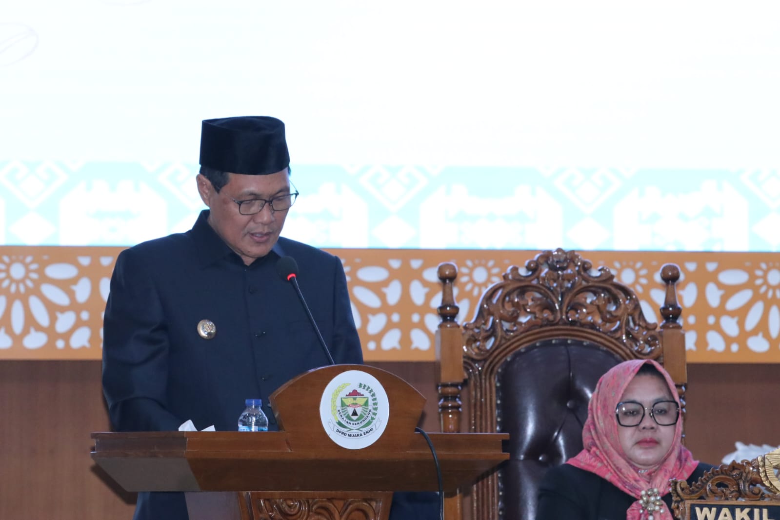 Bupati Jawab Pandangan Fraksi Soal 3 Raperda Strategis