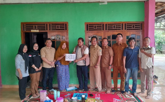 Meninggal Saat Masa Tugas Pengawasan, PKD Desa Gunung Raja Muara Enim Terima Santunan