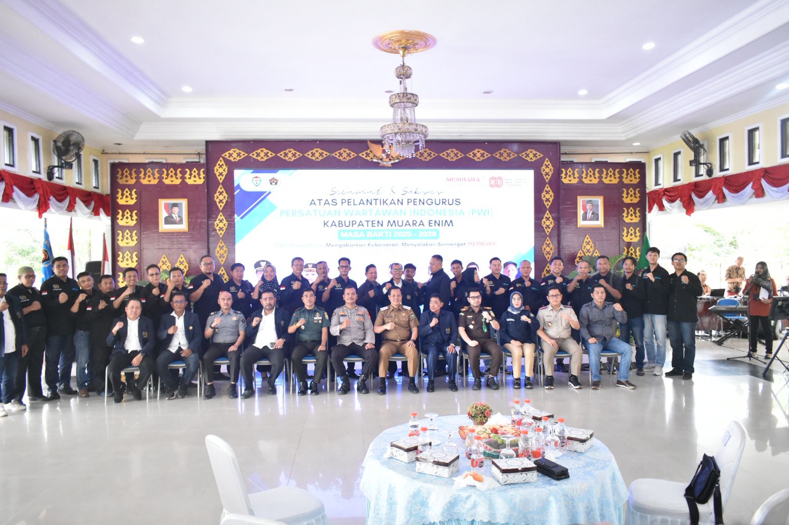 Hadiri Pelantikan Pengurus PWI Muara Enim, Ini Pesan Bupati Edison untuk Para Pewarta