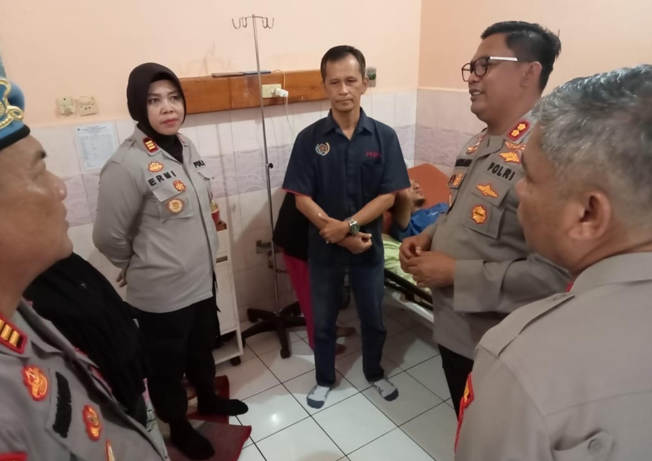 Besuk Anggota PWI Diduga Korban Penganiayaan Oknum Brimob, Kapolres Lubuklinggau Sampaikan Hal Ini