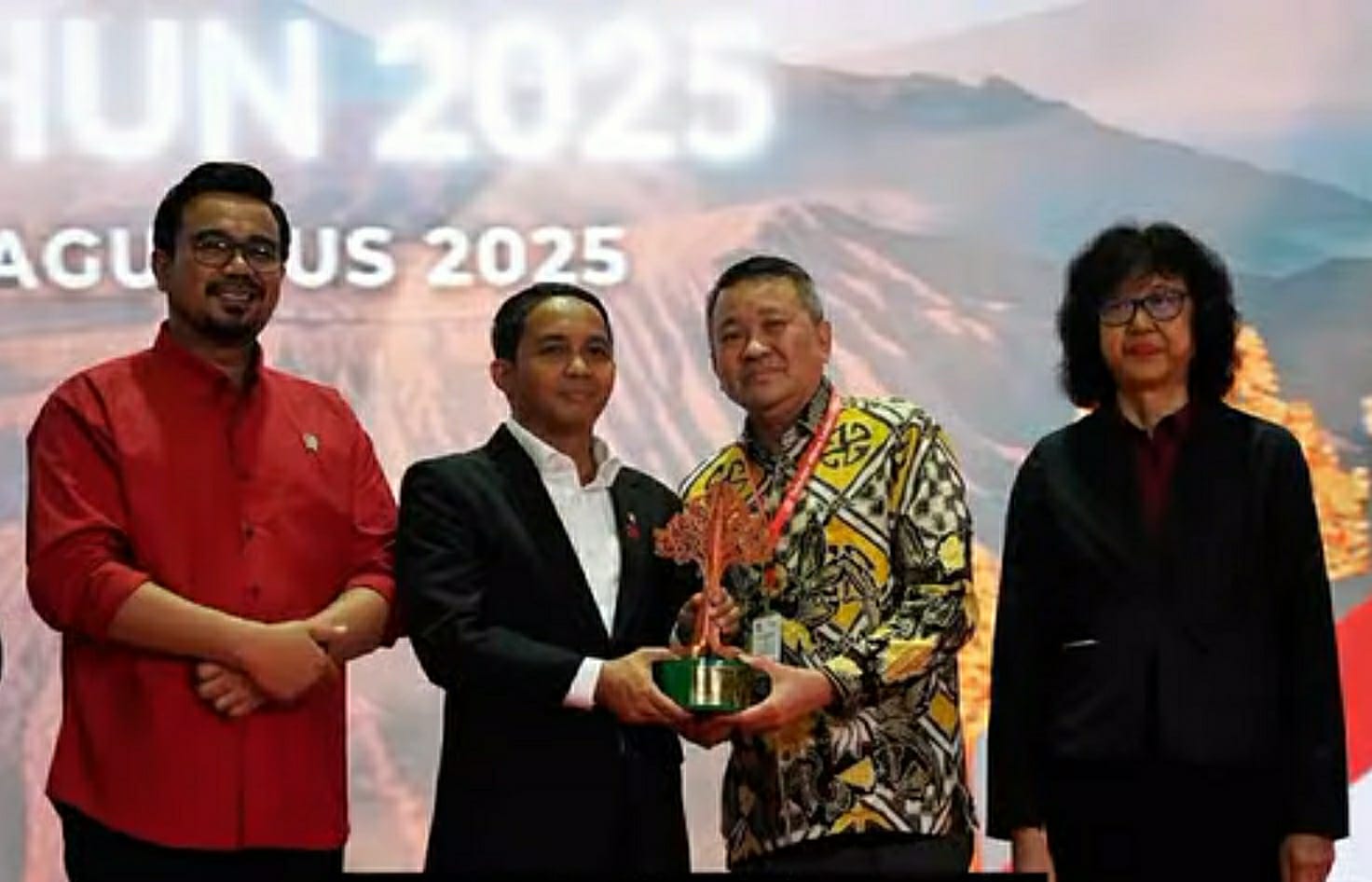 PT TeL Raih Penghargaan PWK Predikat Emas