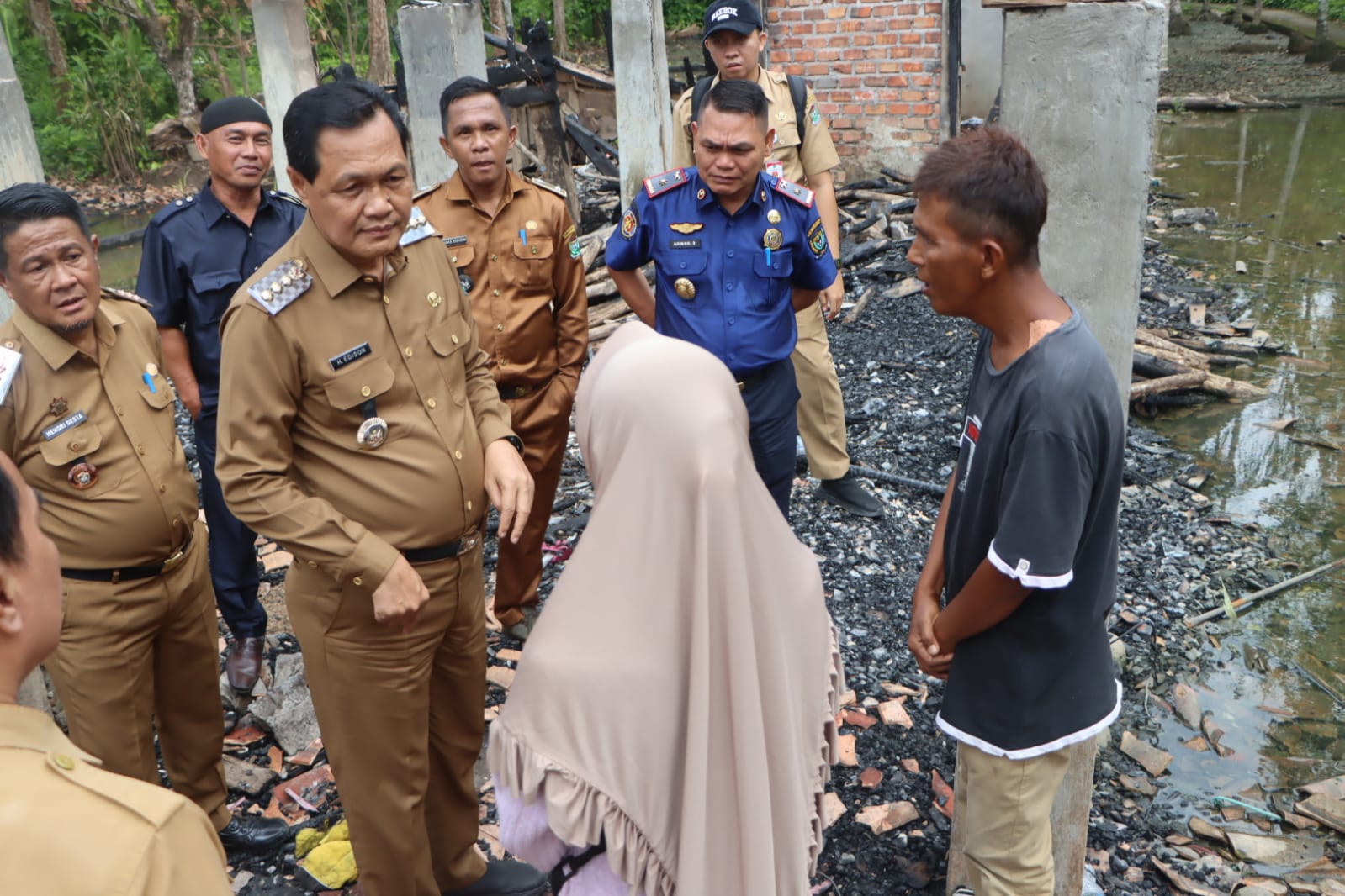 Bupati Edison Akan Perbaiki Rumah Pasangan Disabilitas Korban Kebakaran