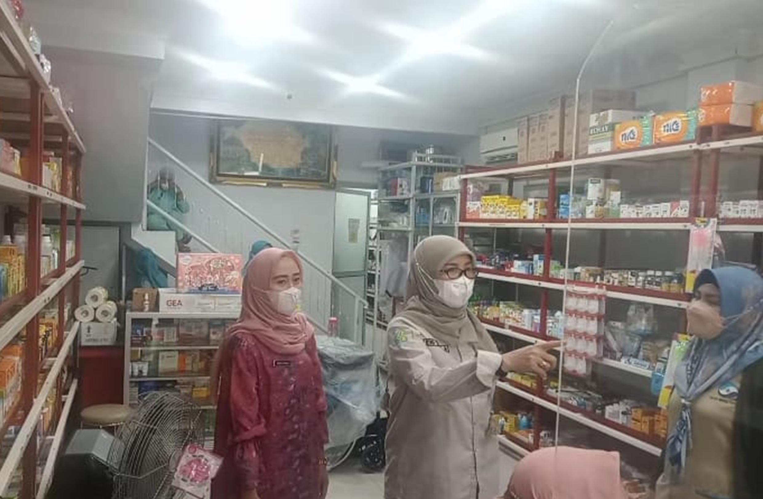 Dinas Kesehatan Muara Enim Sidak Penjualan Obat Sirup ke Apotek