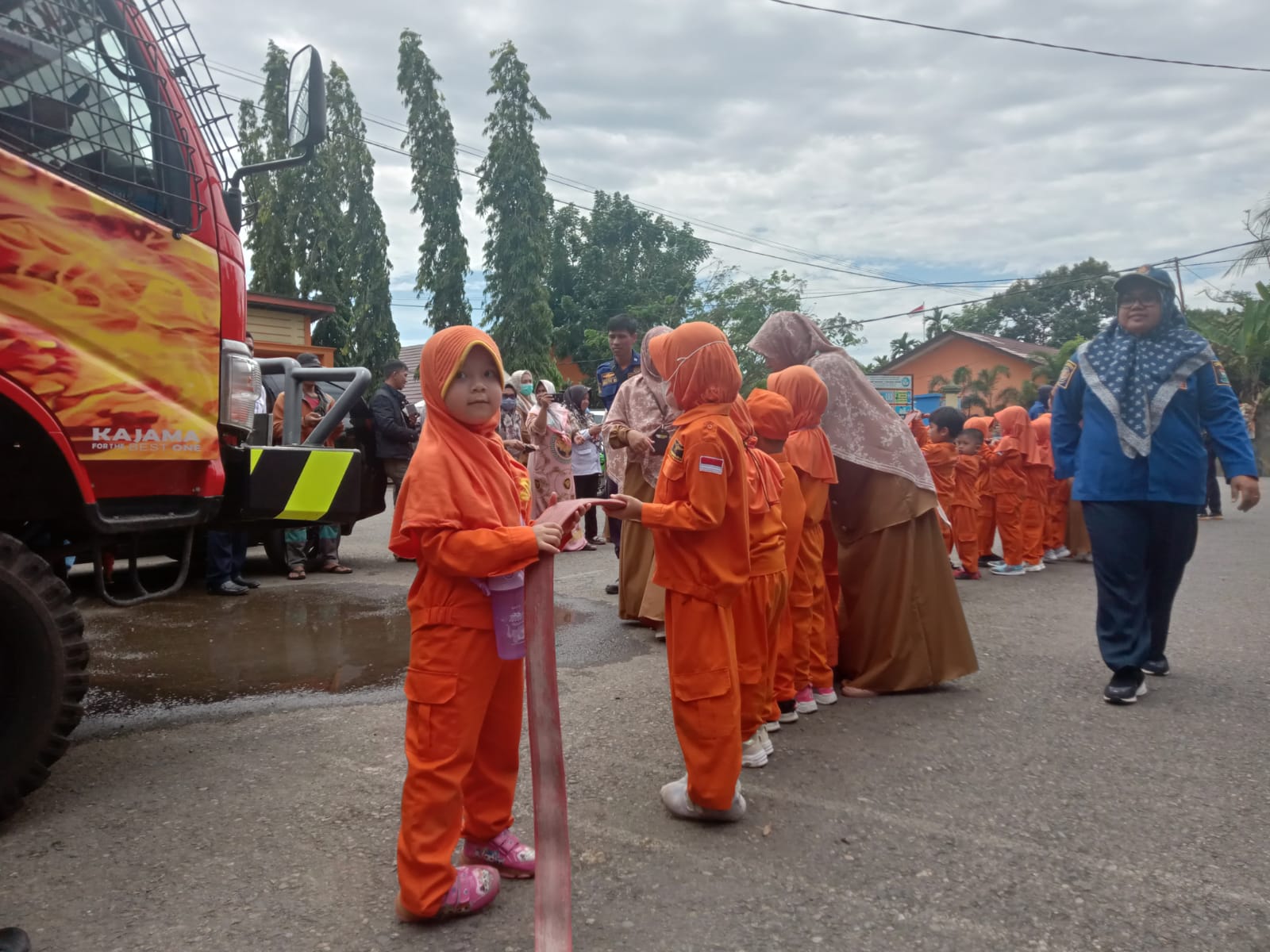 Ratusan Siswa TK IT Rabbani Muara Enim “Serbu” Markas Damkar