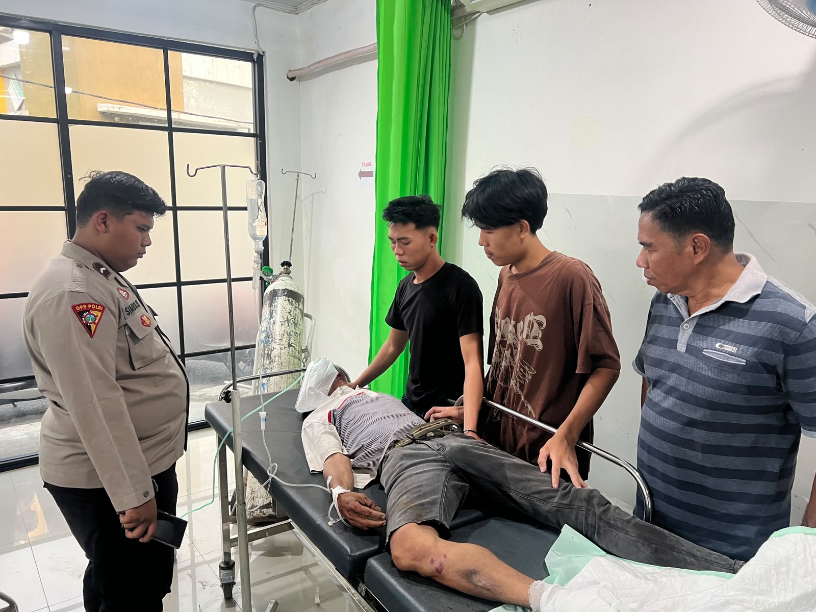Tertabrak Kereta Api Babaranjang di Wilayah Muara Enim, Pengendara Sepeda Motor Honda Revo Alami Luka Berat