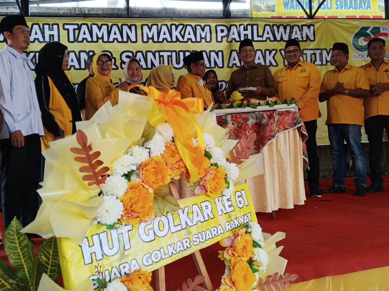 Peringati HUT ke-61 Tahun, Golkar Muara Enim Adakan Berbagi Sembako, Ziarah dan Tasyakuran