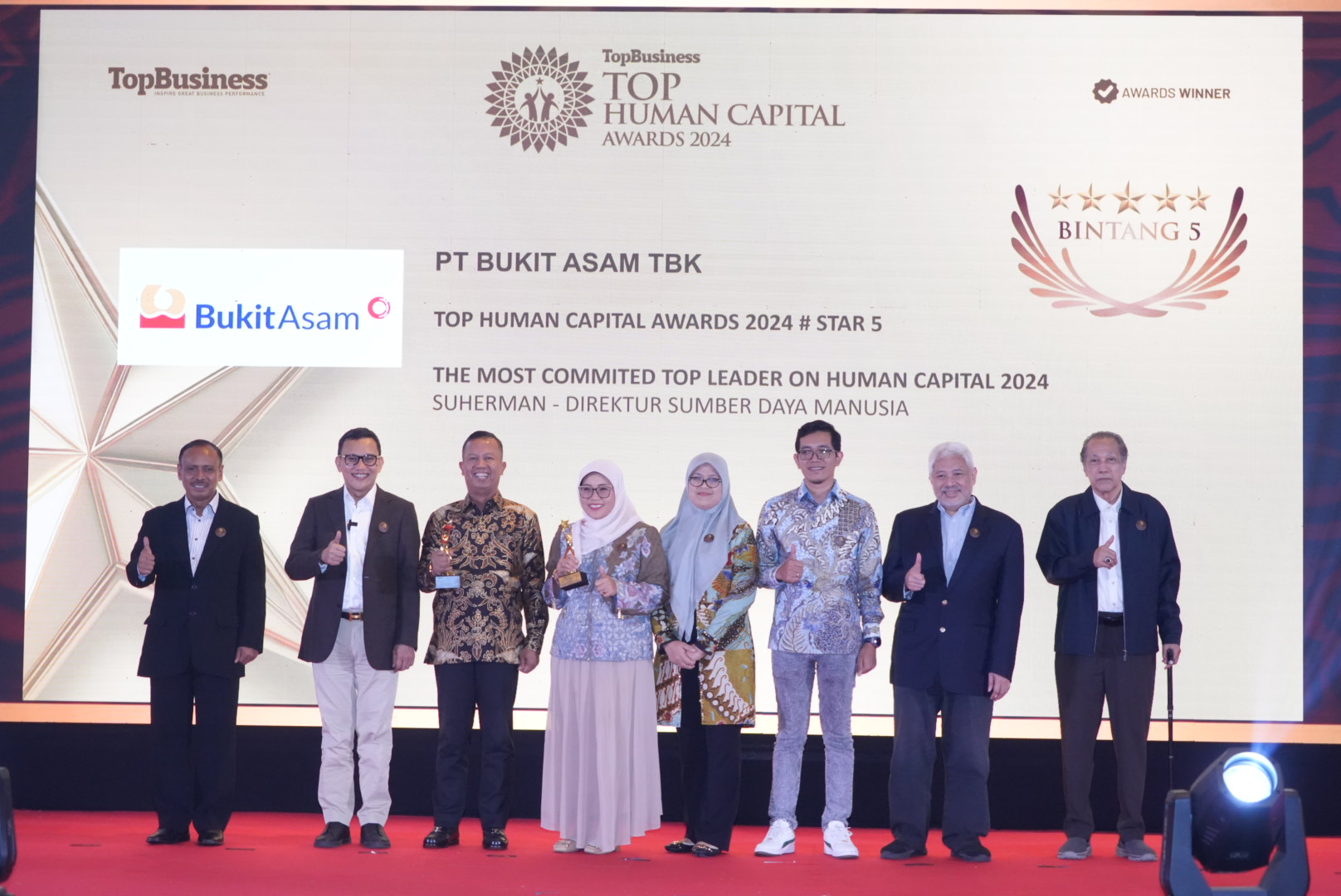 PT Bukit Asam Raih 2 Penghargaan di Ajang TOP Human Capital Awards 2024