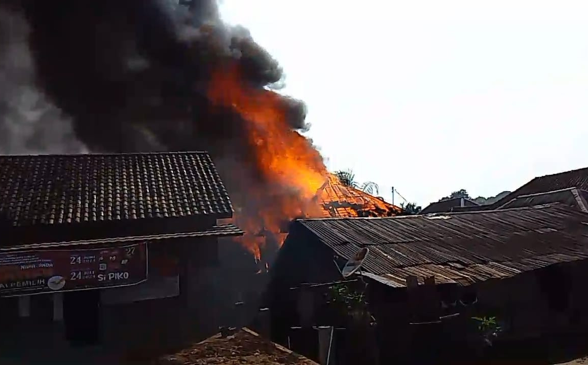 Korsleting Listrik, Si Jago Merah Hanguskan 1 Unit Rumah di Wilayah Muara Enim