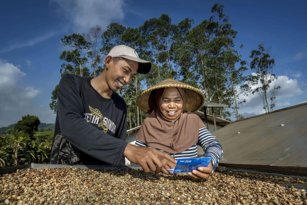 Terdepan Dukung UMKM, BRI Raih Penghargaan Internasional Best SME Bank in Indonesia