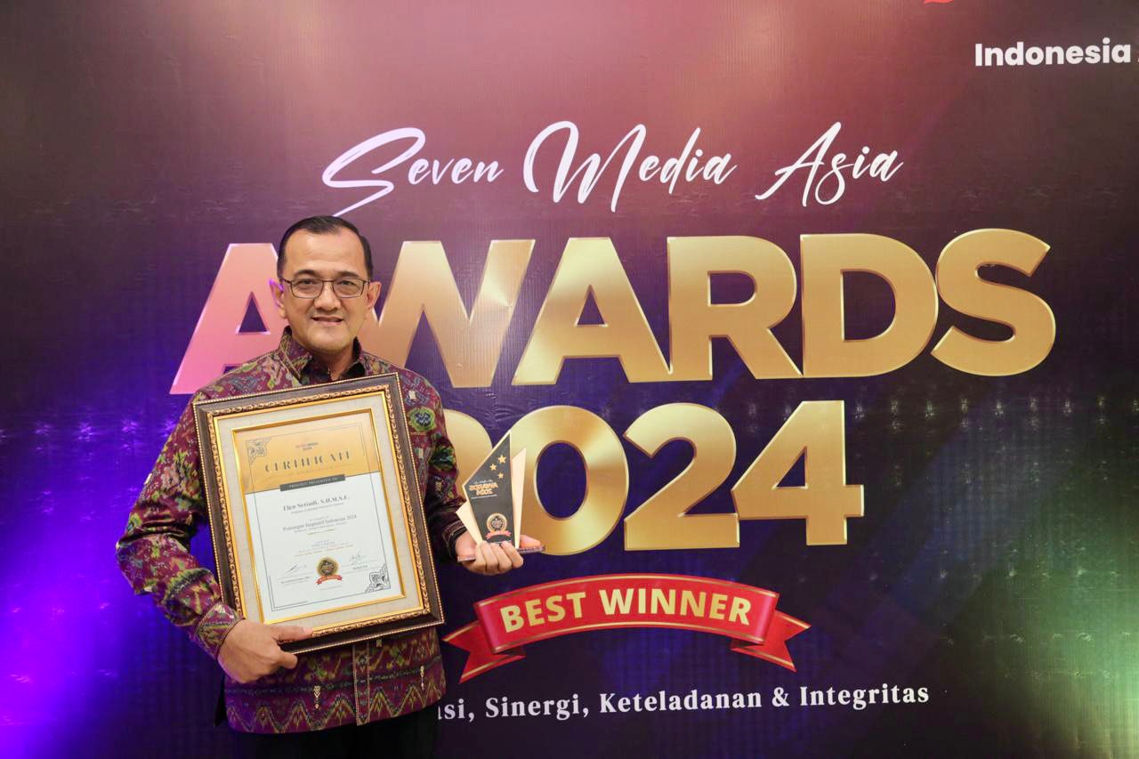 Pj Gubernur Sumsel Dianugerahi Penghargaan Seven Media Award 2024