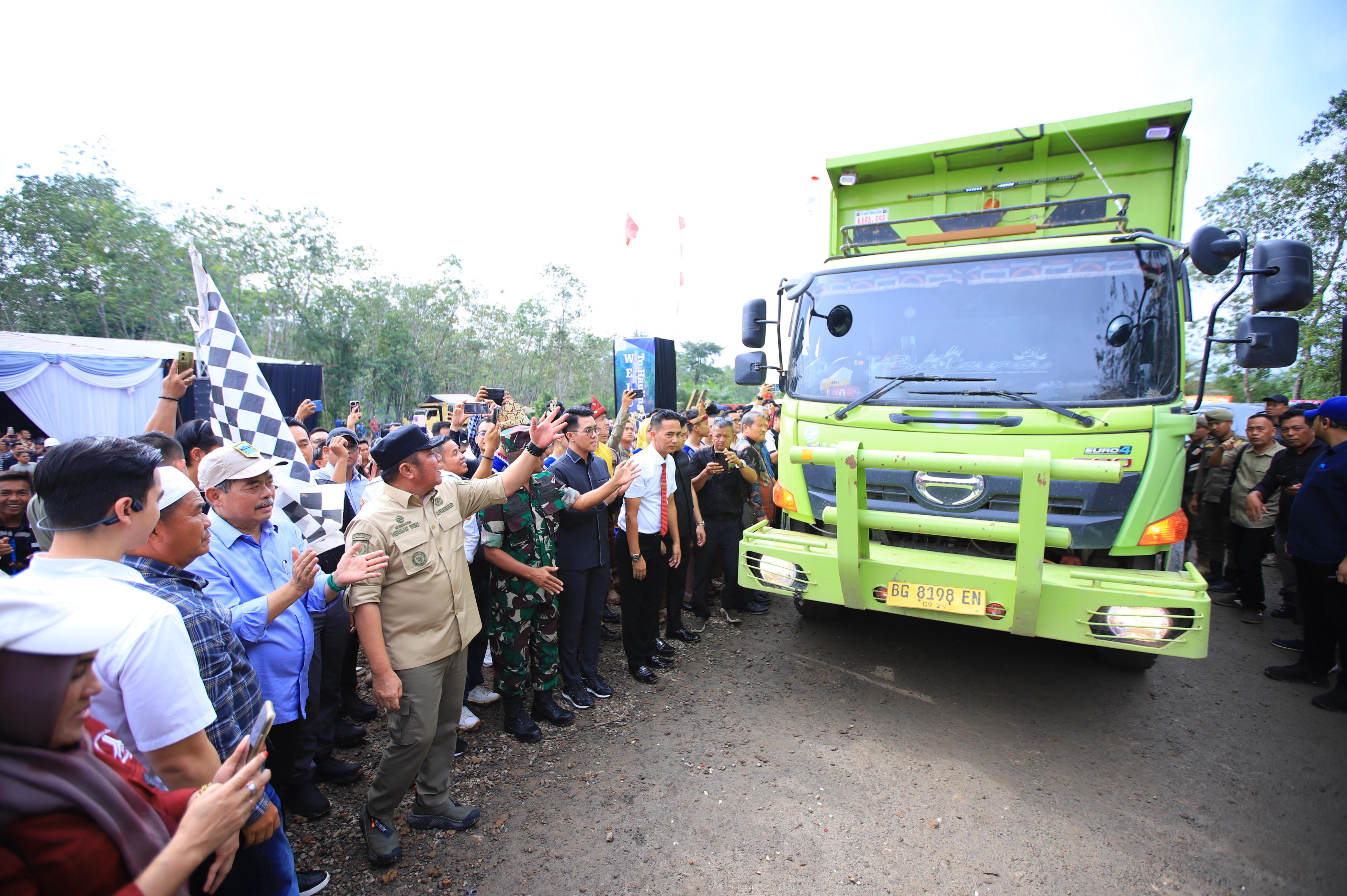 Jalan Hauling 26,4 Km Diresmikan, Gubernur Herman Deru Tekankan Manfaat Ekonomi dan Lingkungan