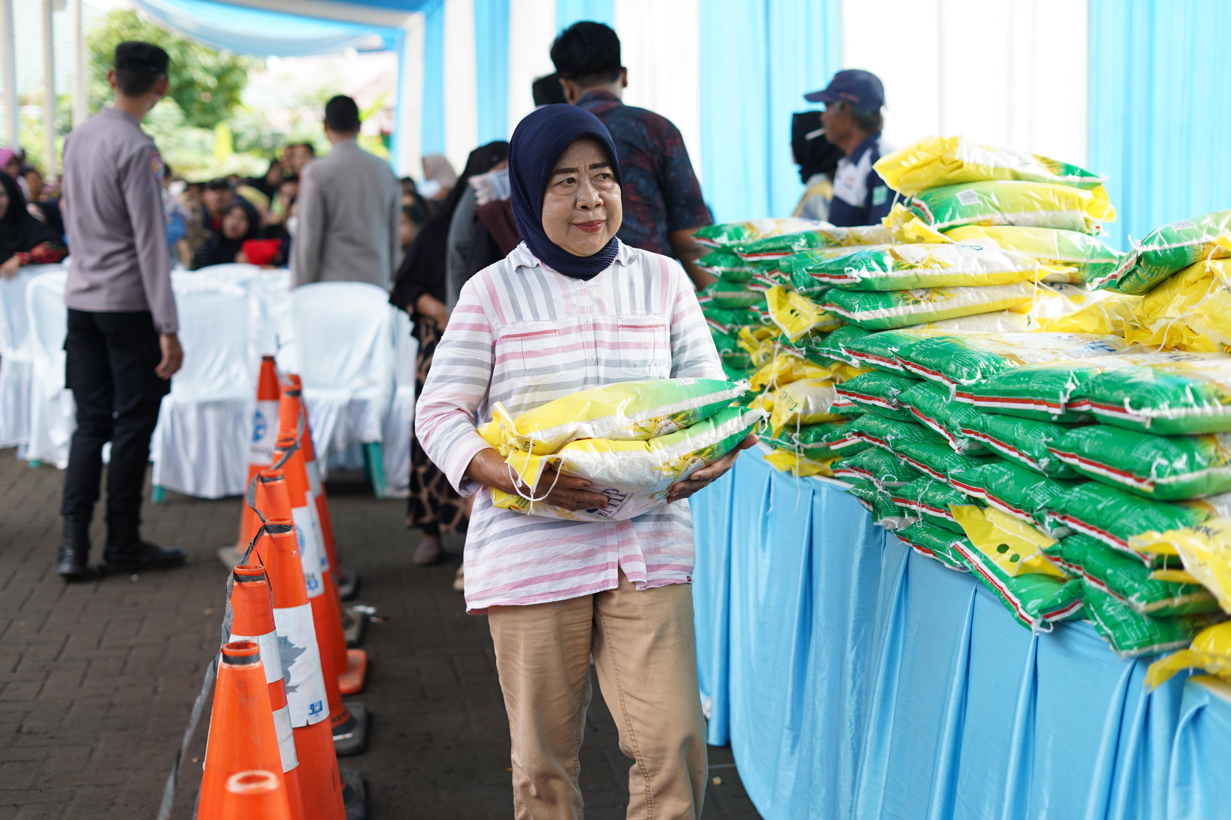 Gerakan Pangan Murah Polri Serentak di 44 Titik Sumsel