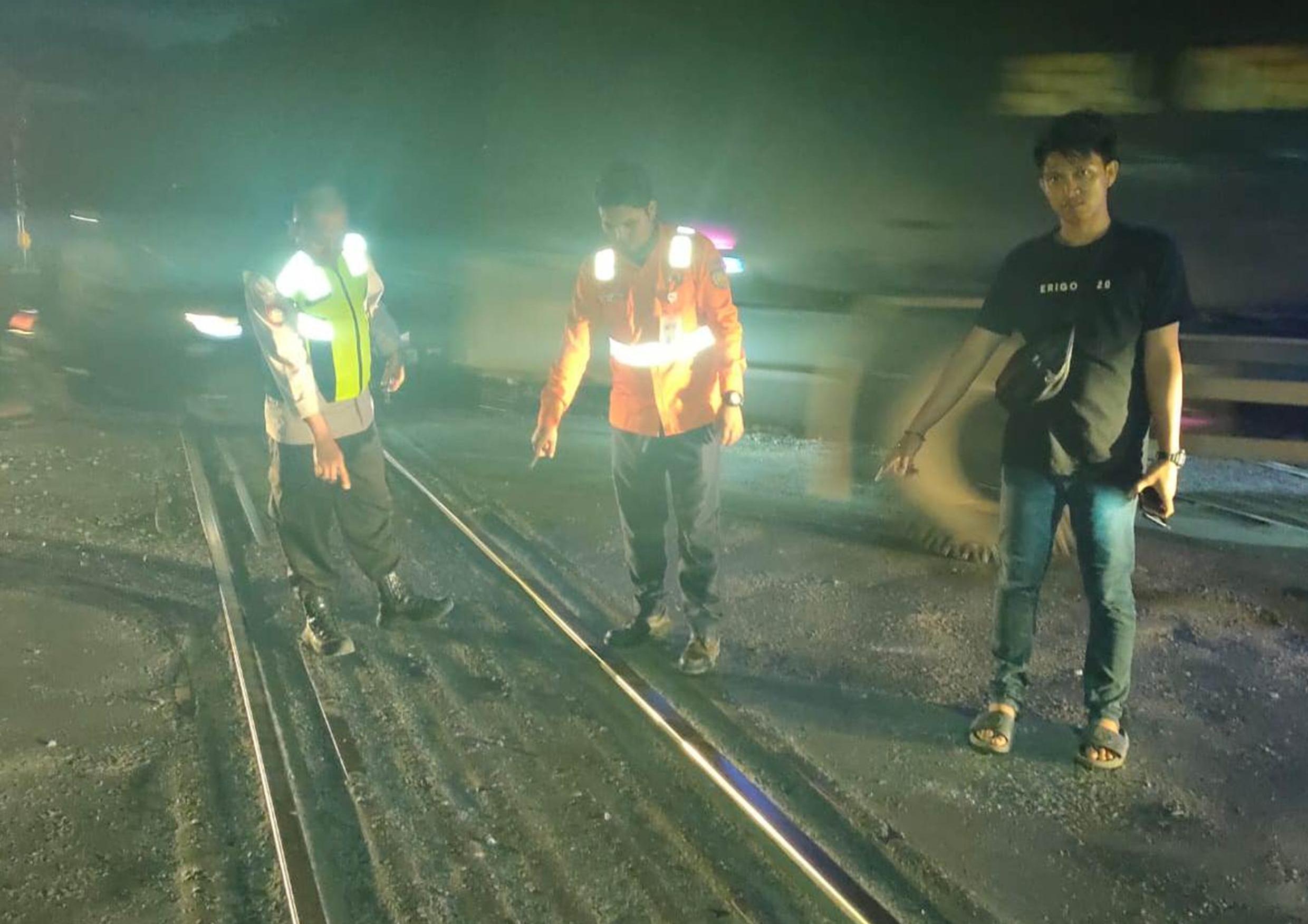 Terobos Palang Kereta di Gelumbang, Pengendara Motor Tewas Tertabrak KA Bukit Serelo