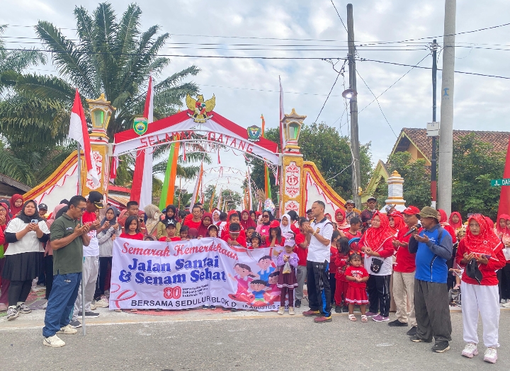 Semarakkan HUT ke-80 RI, Sedulur Blok D Desa Muara Harapan Adakan Jalan Santai