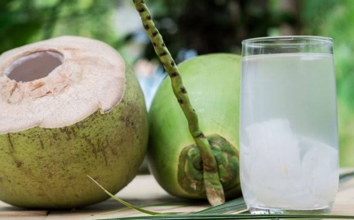 Suka Air Kelapa Muda, Jangan Diminum Berlebihan, Ini 6 Efek Sampingnya