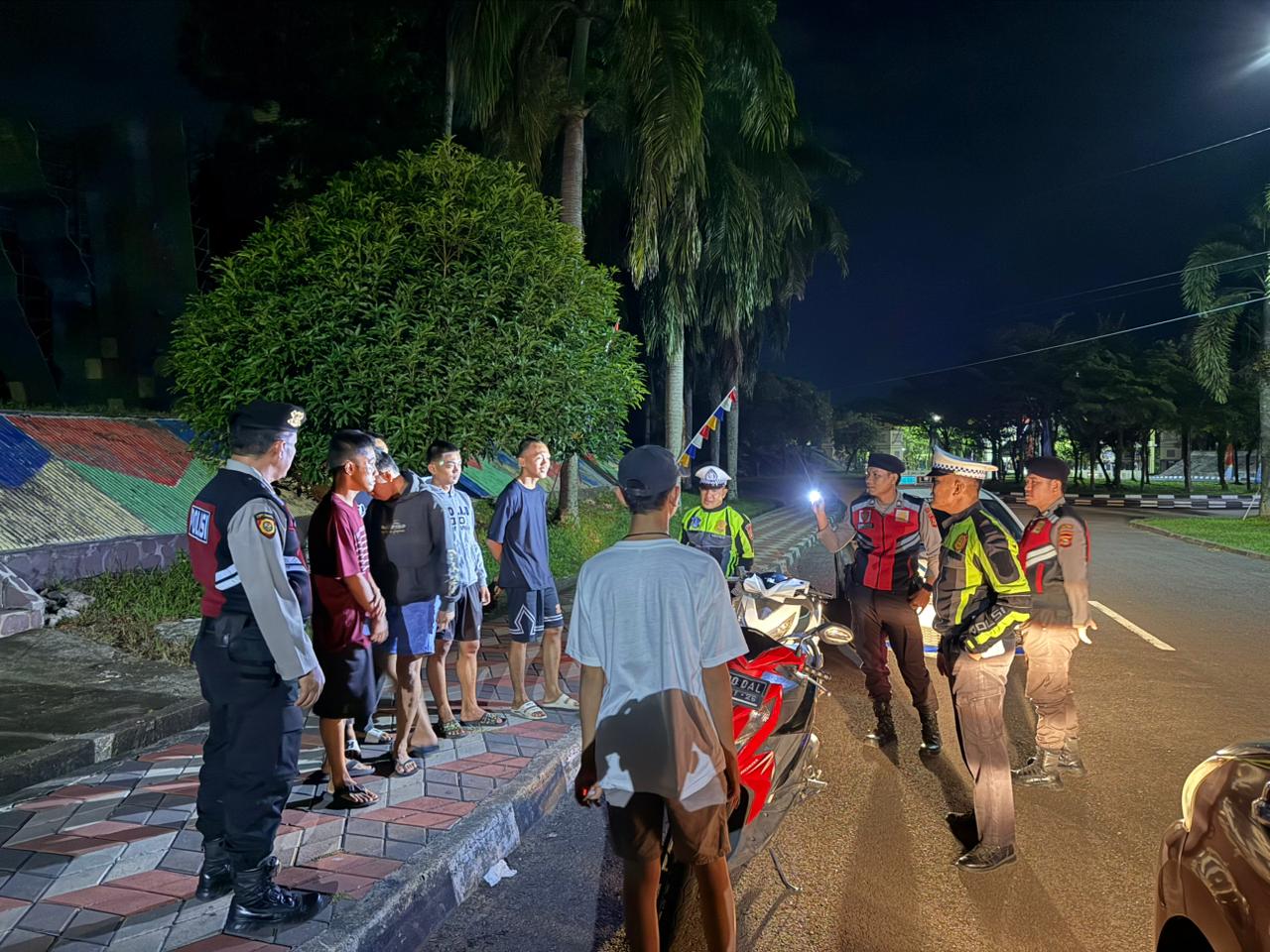 Cegah Balap Liar, Polisi Bubarkan Kerumunan Pemuda di Muara Enim