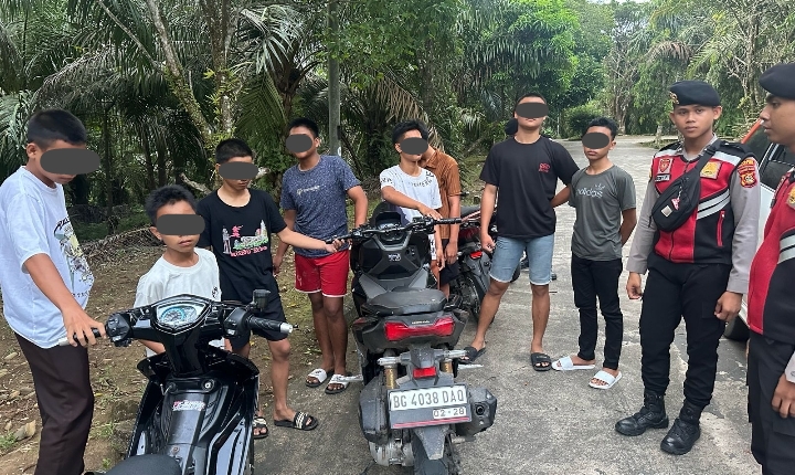 Bubarkan Kumpulan Remaja, Anggota Patroli Samapta Polres Muara Enim Lakukan Pendekatan Humanis dan Persuasif