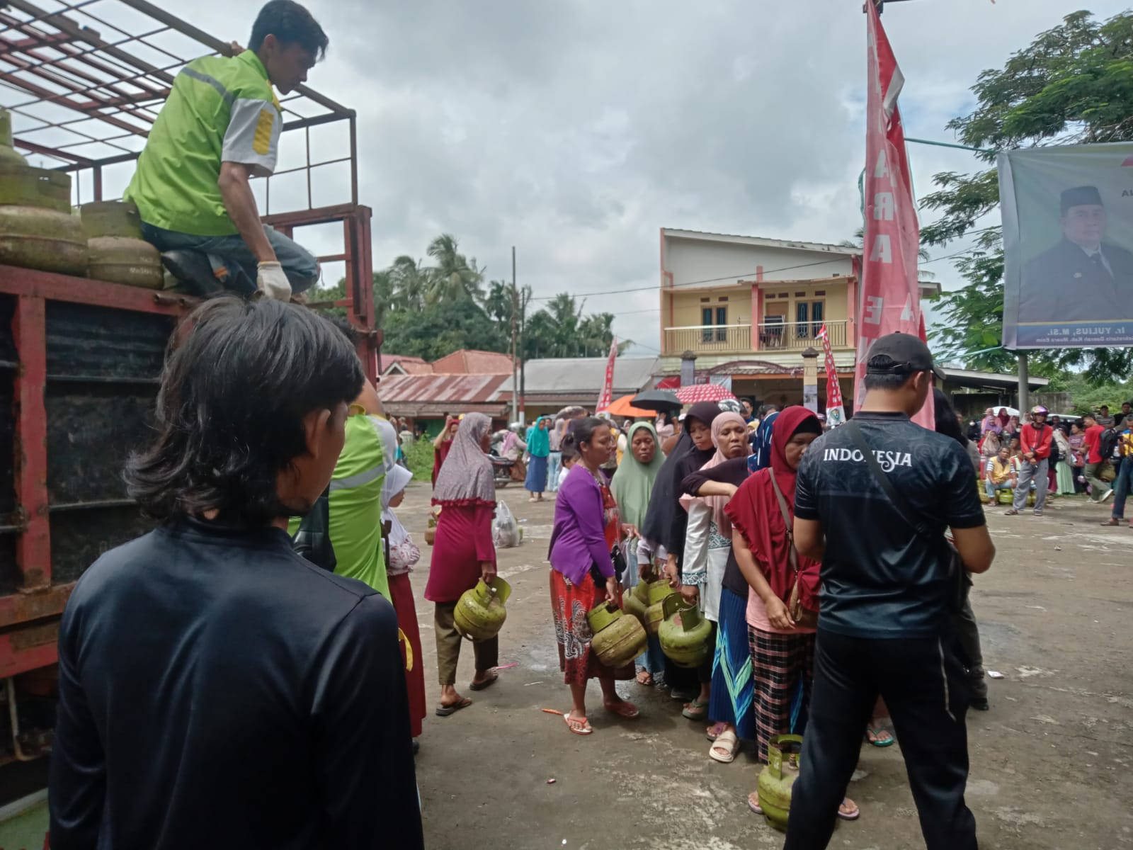 Gelar Operasi Pasar, Pemkab Muara Enim Sediakan Ribuan Gas LPG 3 Kg untuk Masyarakat