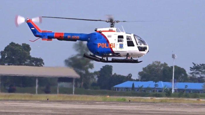 Intip, Proses Evakuasi Penumpang Helikopter Polri yang Mendarat Darurat di Jambi