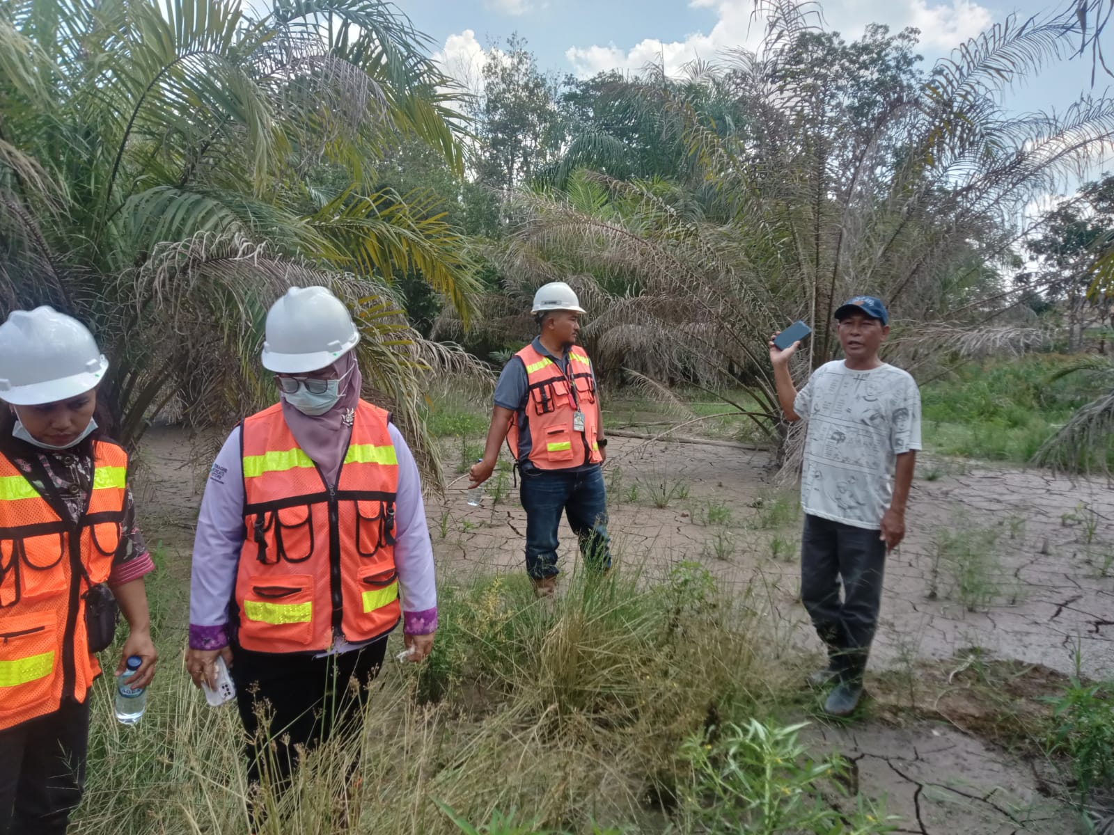 Dinas Lingkungan Hidup Muara Enim Minta PT RMKO dan PT TBBE Normalisasi Anak Sungai Benaki