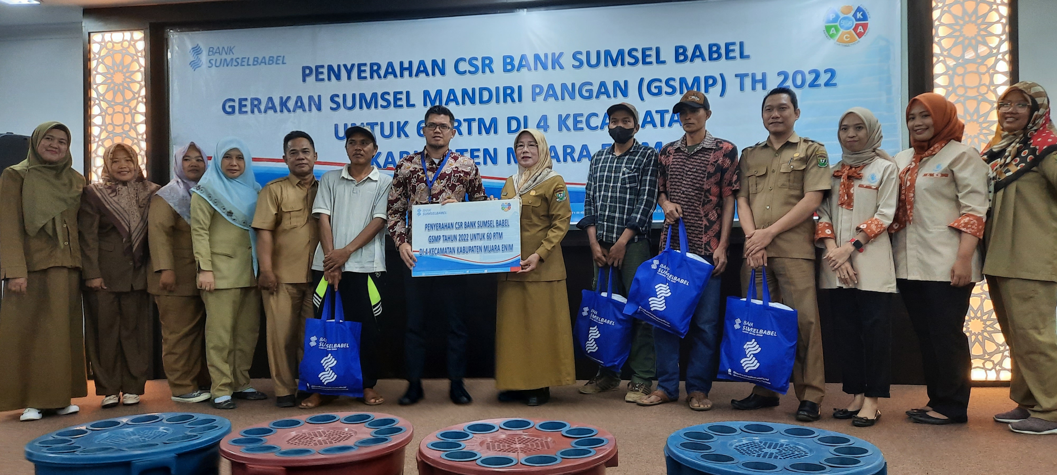 Turut Mendukung Suksesnya GSMP, CSR BSB Muara Enim Beri Bantuan untuk 60 Rumah Tangga Miskin (RTM)