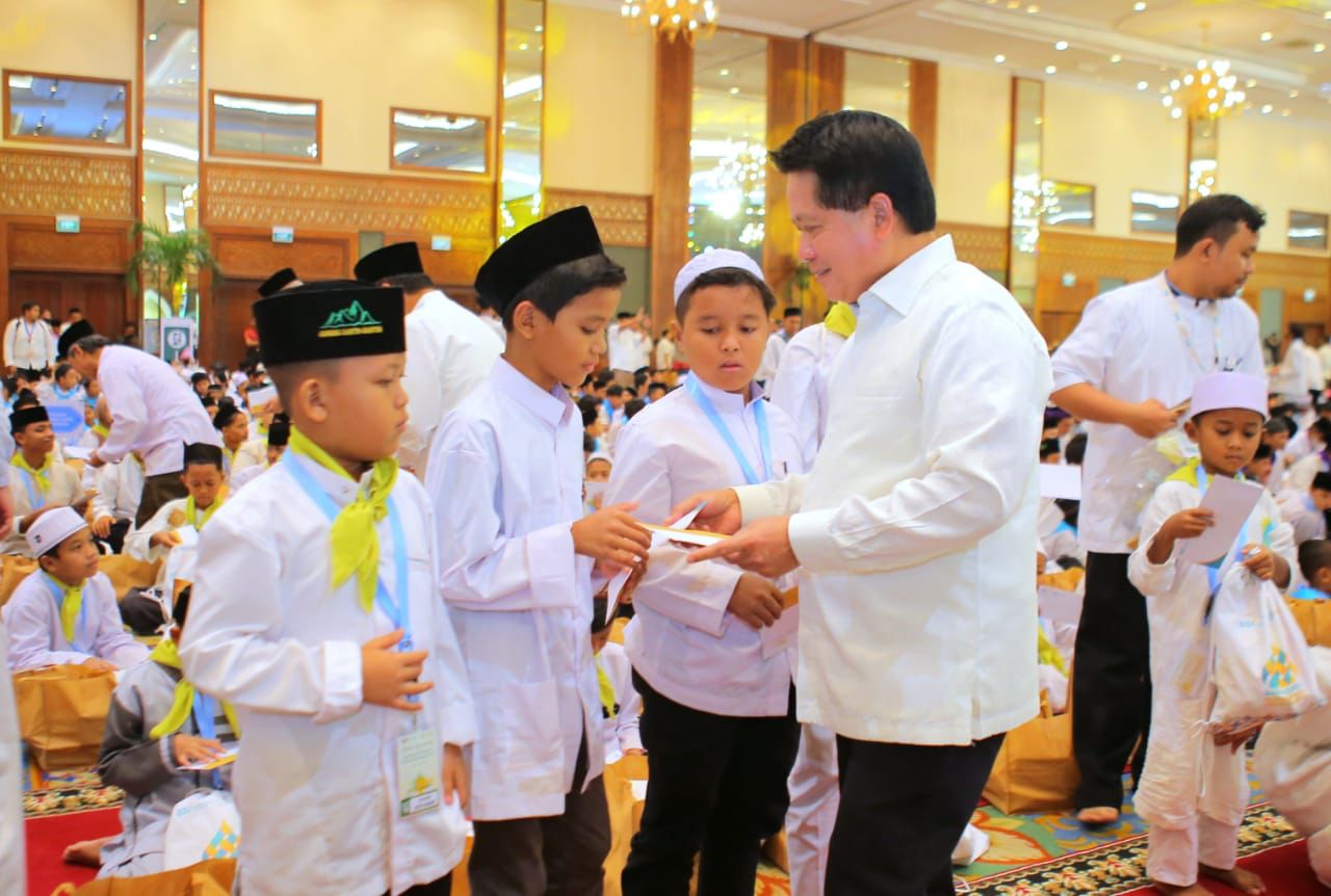 Maknai Ramadan & Nuzulul Quran, BSI Bagi THR ke 2.222 Anak Yatim