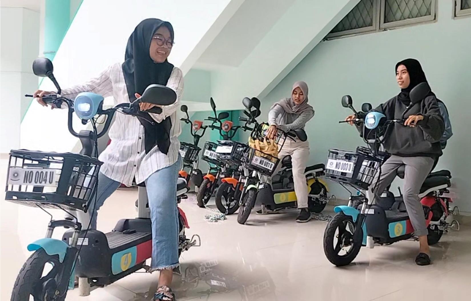 Mantap! Mahasiswa Unsri Sudah Bisa Keliling Kampus Pakai Sepeda Listrik