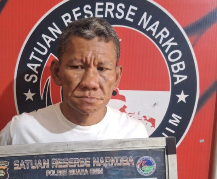 Edarkan Narkotika, Pria Paruh Baya Ini Dibekuk Satresnarkoba Polres Muara Enim