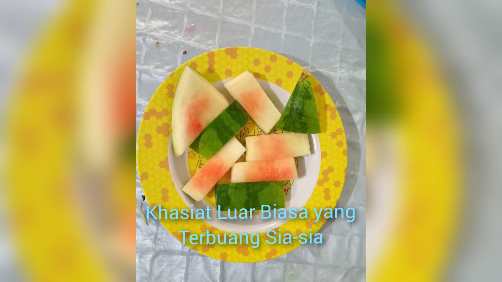 Para Istri Perhatikan Suami, Kalau Dia Lahap Makan Kulit Semangka Itu Dia Sedang Mengambil Khasiat Khususnya 