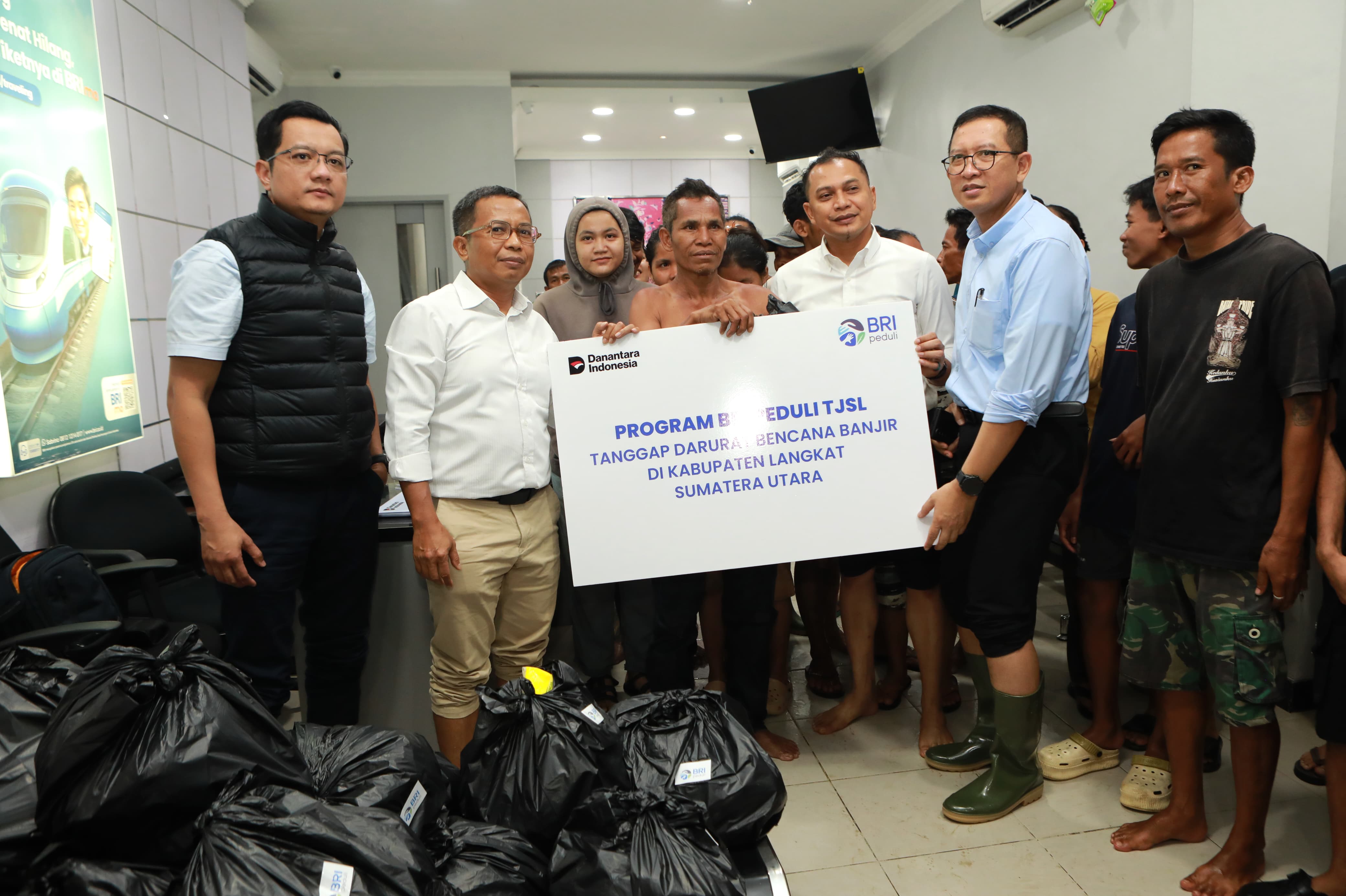 Tanggap Bencana, BRI Salurkan Bantuan Untuk Percepat Pemulihan Warga Terdampak Bencana di Sumut-Sumbar