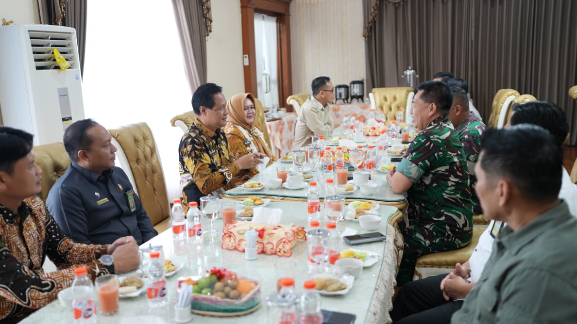 Bupati-Wabup Muara Enim Sambut Danrindam II/Sriwijaya