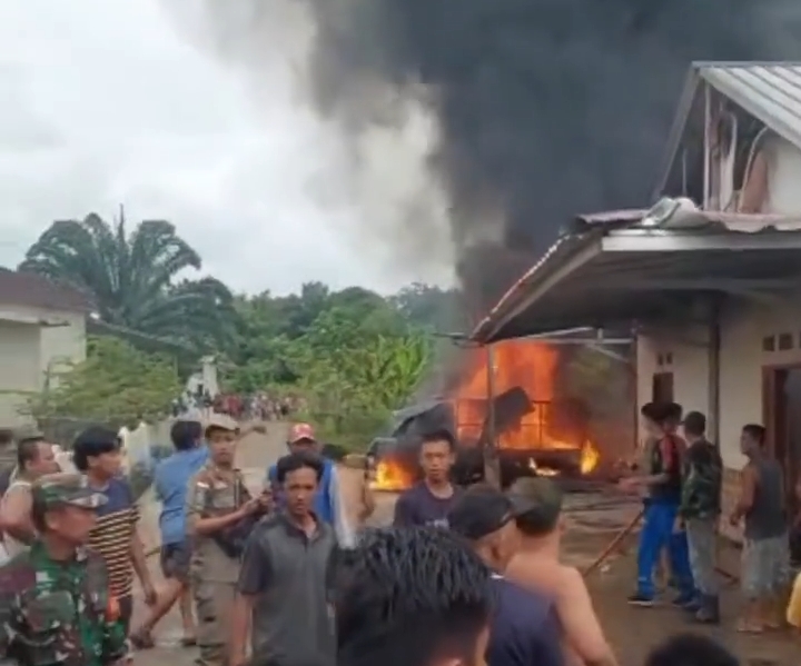 BREAKING NEWS: Kebakaran Rumah di Desa Cinta Kasih Muara Enim, 3 Orang Dilaporkan Meninggal Dunia