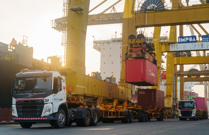 Pelindo Petikemas Luruskan Kabar Antrean Kapal di Pelabuhan Tanjung Perak