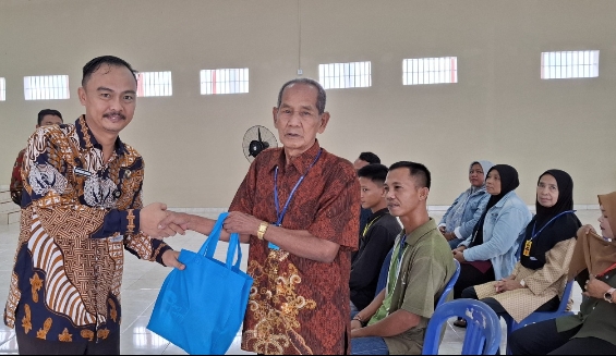 Lapas Kelas IIB Muara Enim Salurkan Paket Sembako untuk Keluarga Warga Binaan dan Masyarakat