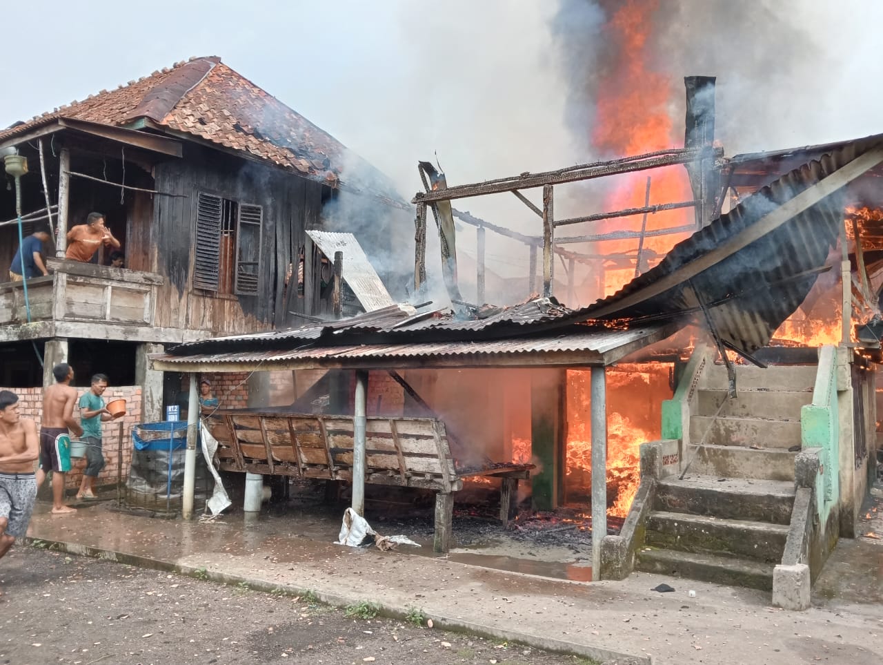 Korsleting Listrik, 1 Rumah Warga Desa Dalam Muara Enim Ludes Terbakar