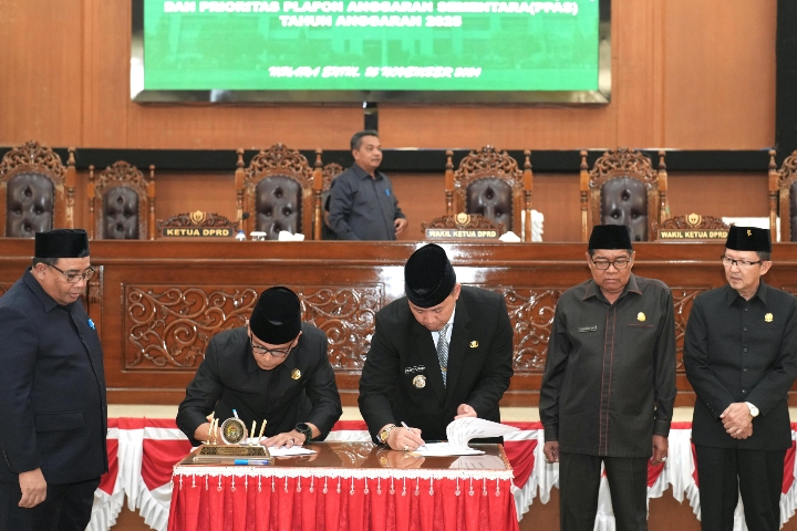 Pj Bupati dan DPRD Muara Enim Tandatangani Perubahan KUA dan PPAS Tahun 2025