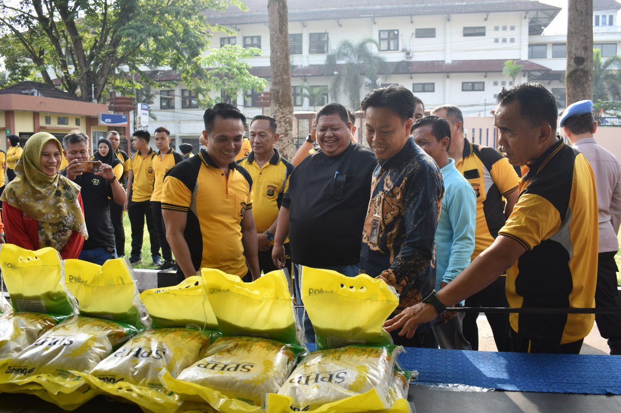 Kepedulian Nyata untuk Masyarakat, Polres Muara Enim Gelar Gerakan Pangan Murah