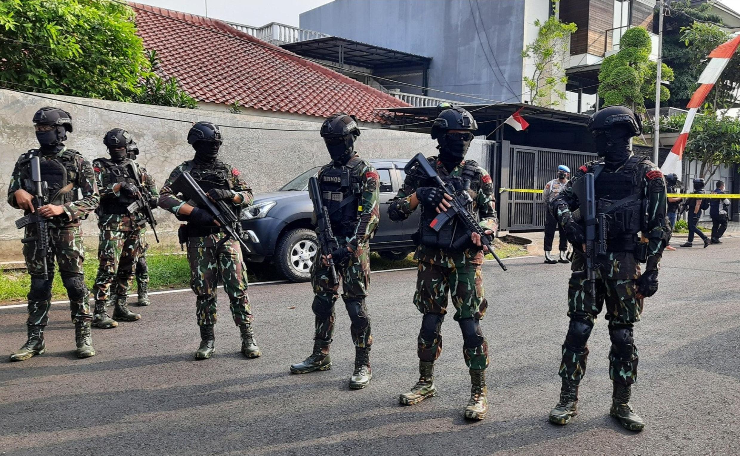 Rumah Ferdy Sambo Didatangi Belasan Personel Brimob Bersenjata Lengkap