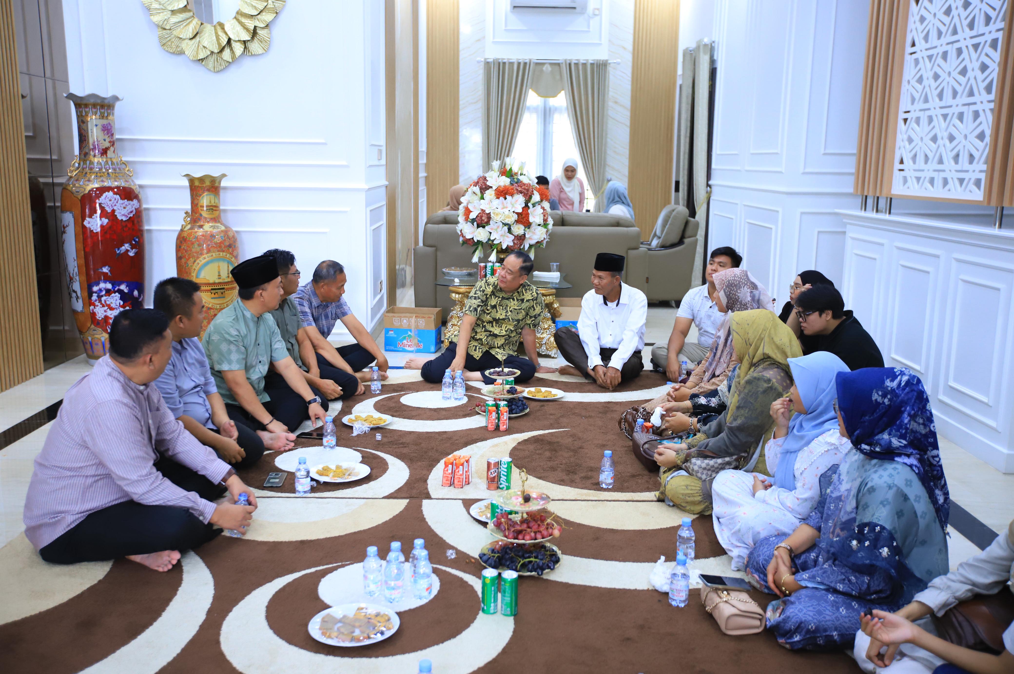 Pererat Silaturahmi dengan Masyarakat, Wagub Cik Ujang Gelar Halal Bihalal di Lahat
