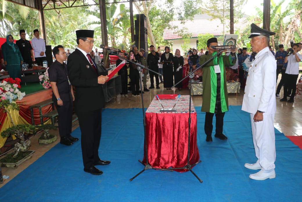 Lantik Kepala Desa PAW, Bupati Edison Tekankan Peningkatan Pelayanan Publik