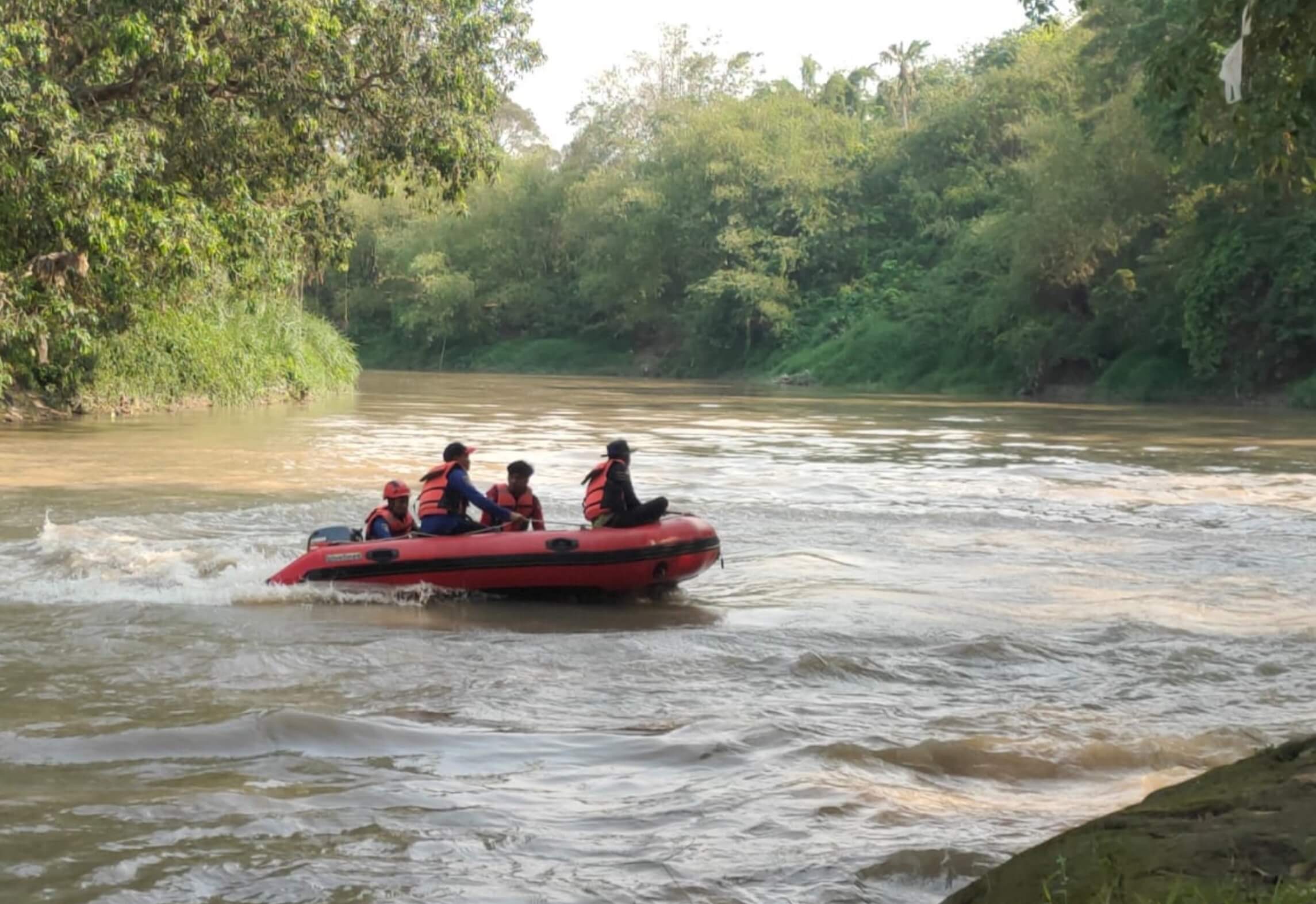 Bocah SD di Muara Enim Ini Tenggelam di Sungai Enim, Tim SAR Gabungan Masih Lakukan Pencarian