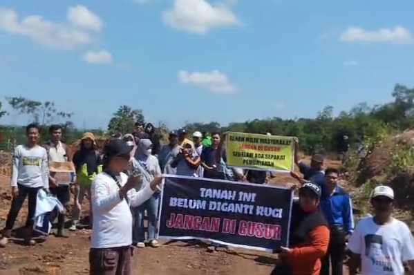 Tak Temui Kesepakatan, PT Bukit Asam Tetap Lakukan Land Clearing di Lahan Warga