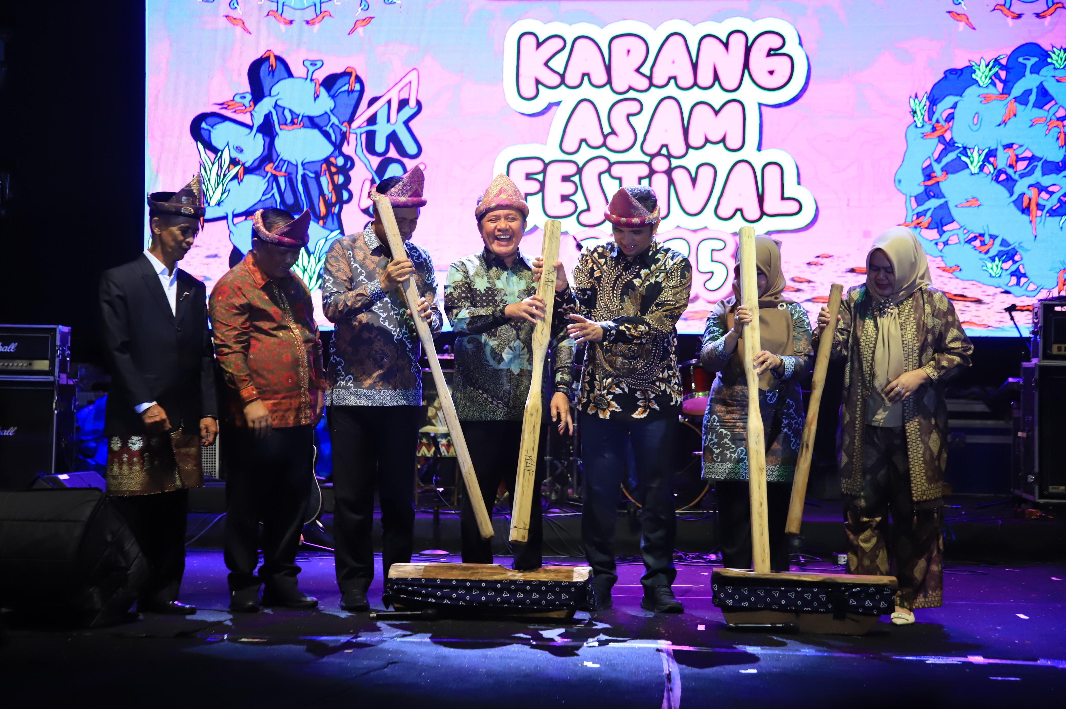 Gubernur Herman Deru Harapkan Karang Asam Festival 2025 jadi Ajang Bangkitkan Ekonomi dan UMKM Muara Enim