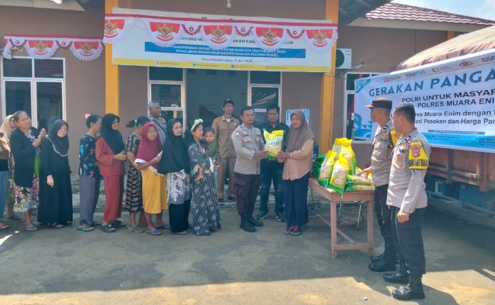 Gerakan Pangan Murah, Polres Muara Enim Salurkan Ribuan Kilogram Beras