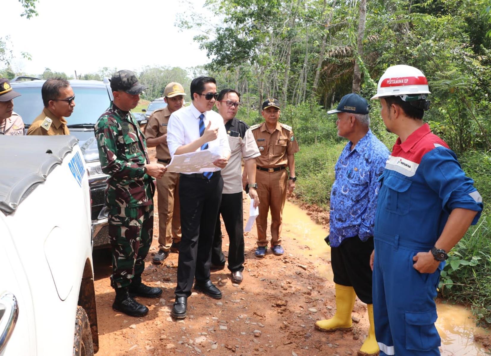 Plt Bupati Muara Enim Cek Jalan Alternatif Simpang Belimbing untuk Mengatasi Kemacetan