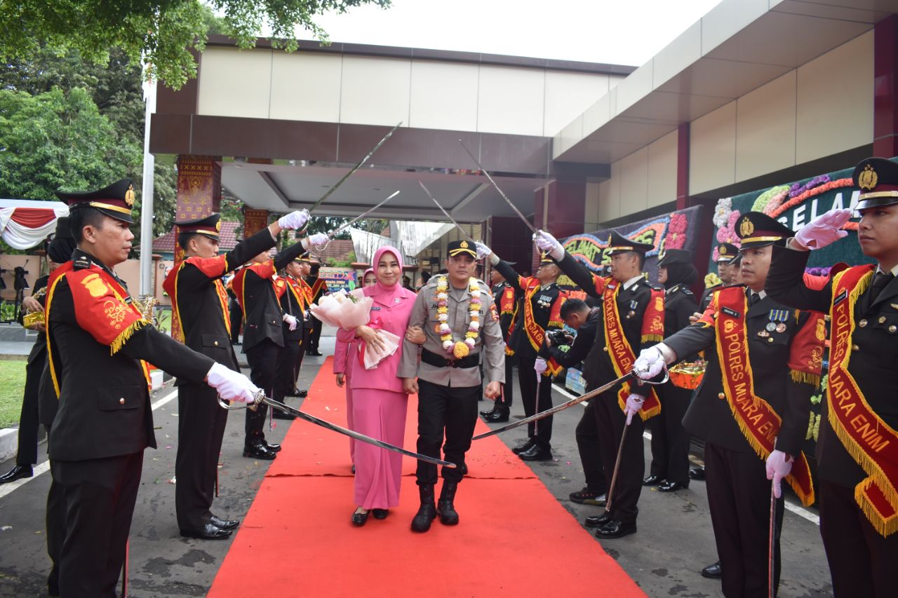 AKBP Jhoni Eka Putra Pamitan, AKBP Hendri Syaputra Datang Bawa Harapan Baru